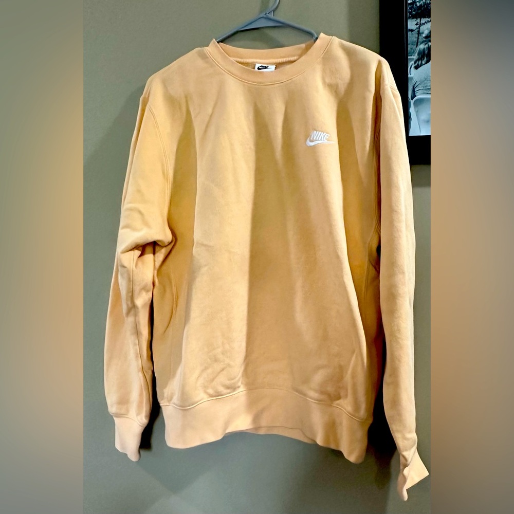 NWOT Nike Crewneck Peach Women Small